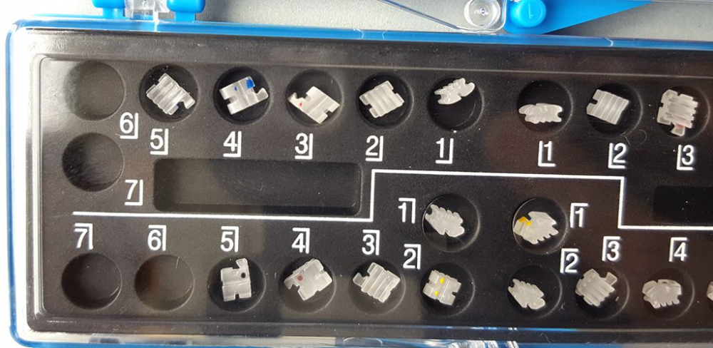 Dental keramik Brackets,5-Nut-Basis mit Haken 345,ROTH/MBT 018/022,CE/FDA