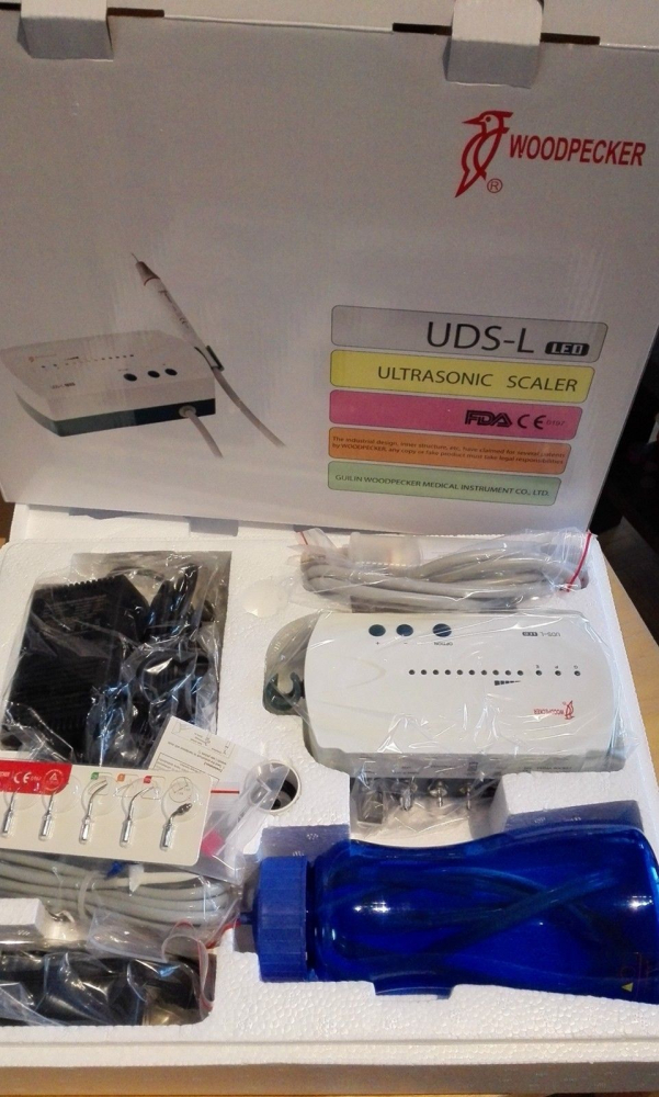 UDS-L LED woodpecker Ultraschall-Scaler mit Licht und Auto-Wasserversorgungssystem,CE/FDA
