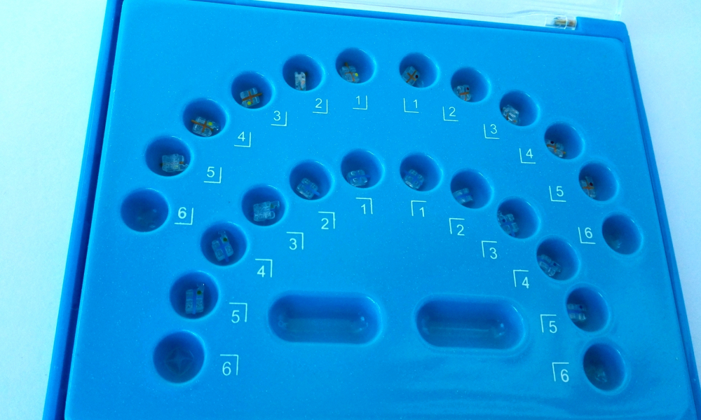 hohe Qualität!Dental Saphir Keramik Brackets Hooks345,sapphire brackets ROTH022,U/L 5X5,20pcs/set,CE/FDA