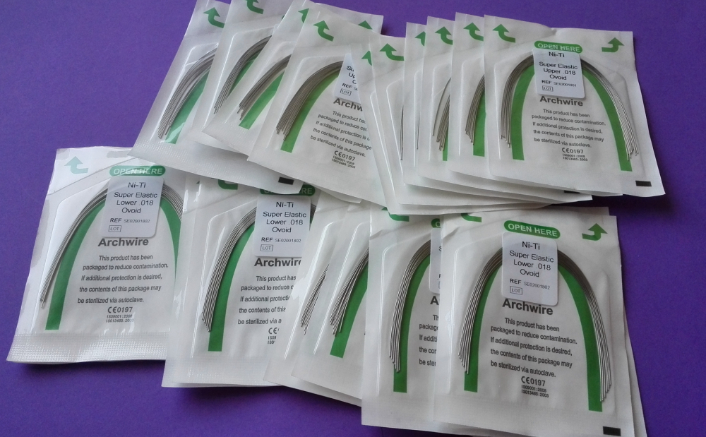 20 stk Niti super elastische Bögen, runde- eiförmige Form U/L, CE/FDA(Wählen Sie die Größen)